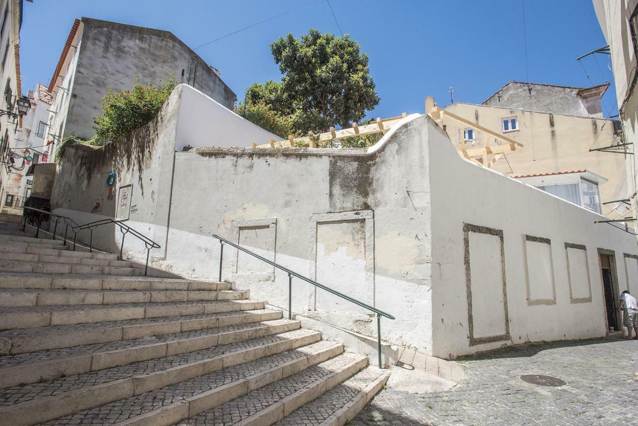 Localtraveling Cathedral & Castle - Family Apartments Lisbon Exterior photo